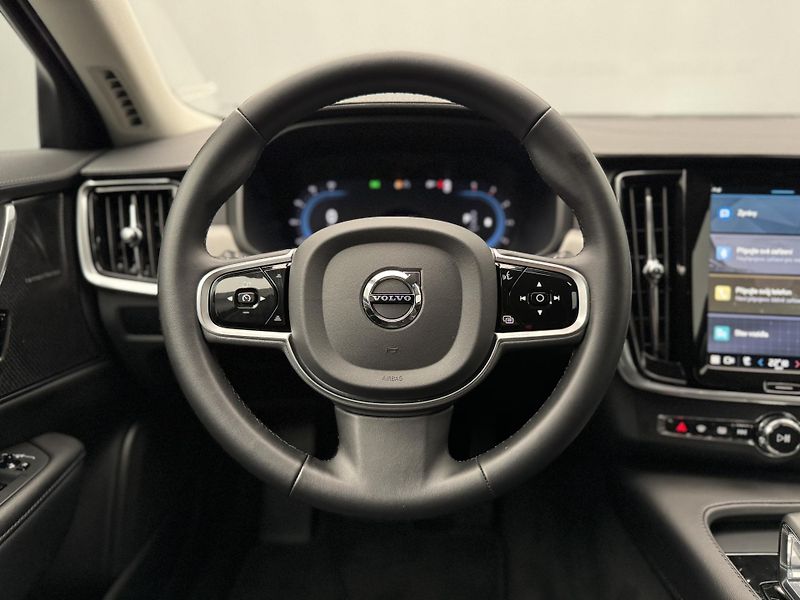Volvo V90 B5 AWD PLUS DARK REZERVACE - fotka 3 z 36