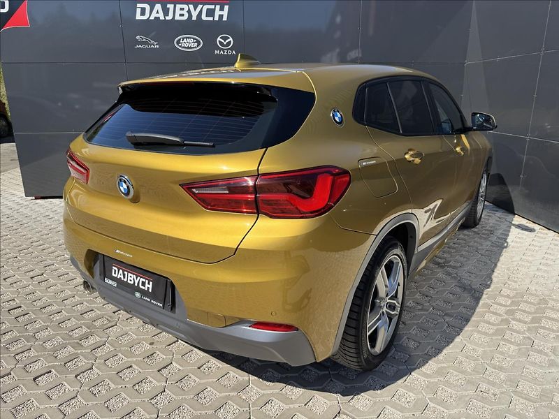 BMW X2 1,5 sDrive 18i M-Sport X DPH - fotka 7 z 30