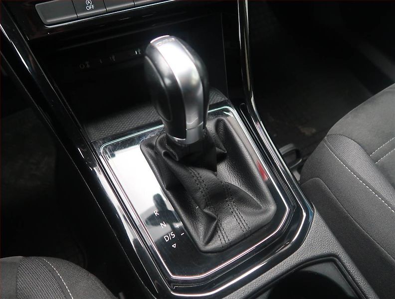Volkswagen Touran (2017) R-Line 2.0 TDI, Automat - fotka 13 z 16