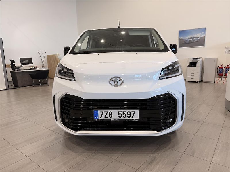 Toyota ProAce Verso 2,0 L2  Family 8S  2.0L Diesel - fotka 2 z 13