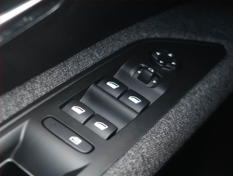 Peugeot 5008 (2017) PureTech 130, Serv.kniha - fotka 15 z 22