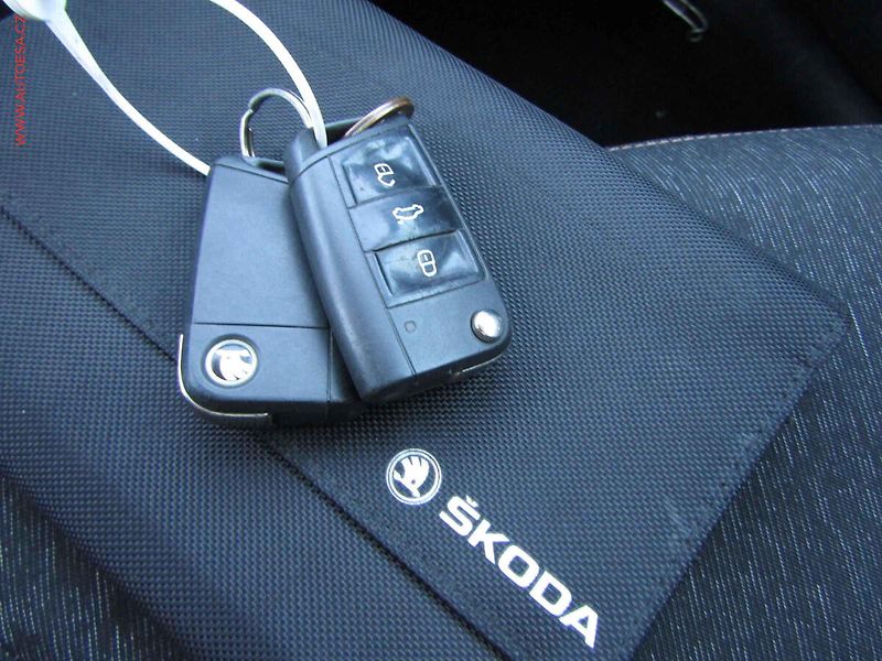 Škoda Kamiq (2020) 1.0 TSi, Style, DSG, navi - fotka 22 z 22