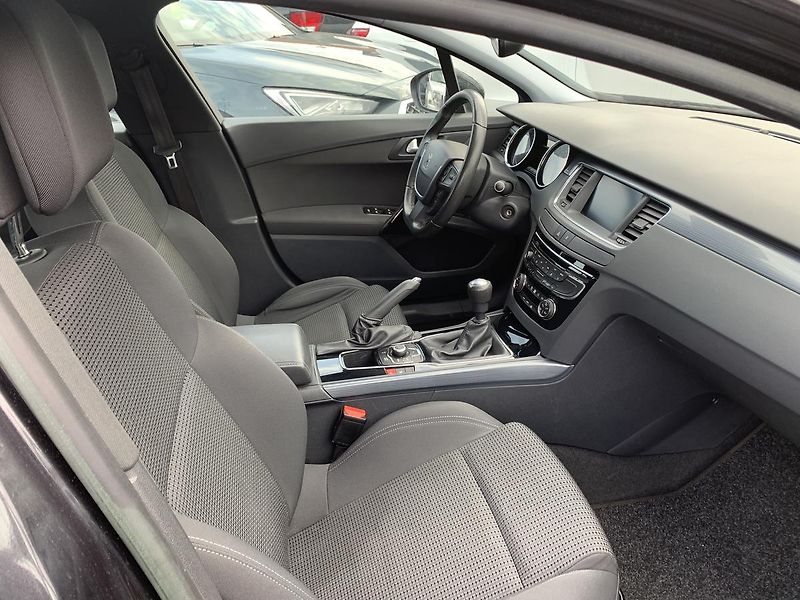 Peugeot 508 SW 2.0HDi PANORAMA NAVI KLIMA - fotka 37 z 45