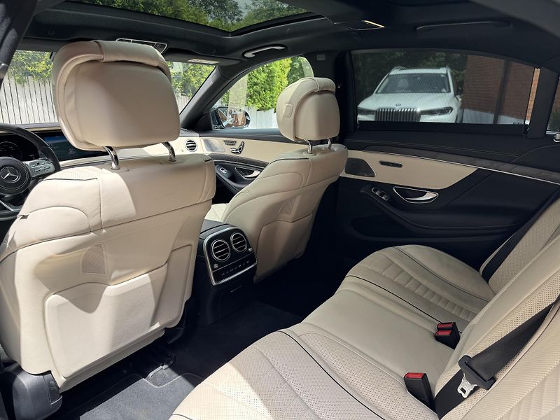Mercedes-Benz Třídy S S400d-L-4M-AMG-R20-BURM-ČR - fotka 32 z 36