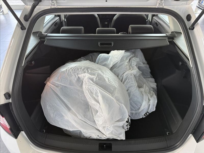Škoda Fabia 1,0   TSI 70kW,SERVISKA - fotka 22 z 23