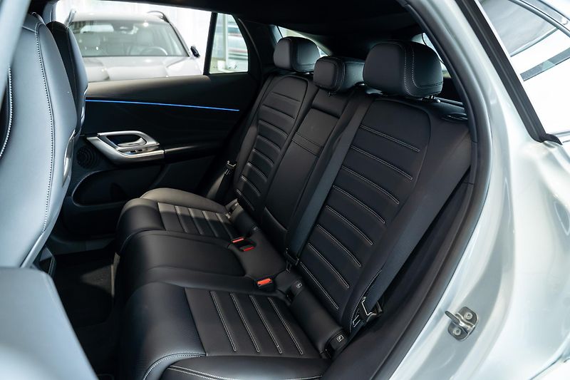 Mercedes-Benz GLC (2026) 400 4M EQ/AMG/DIGITALLIGHT/DIS - fotka 15 z 19