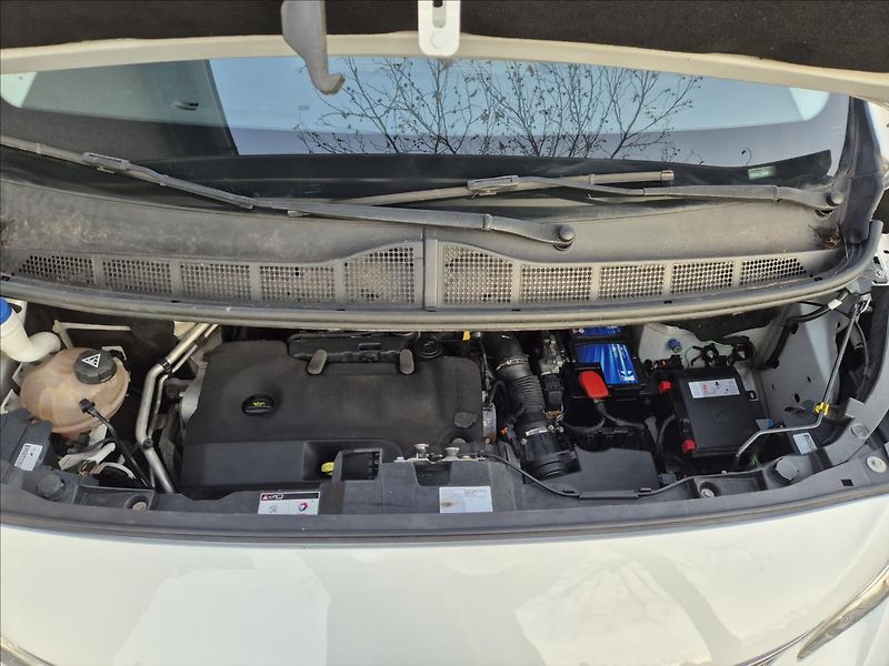 Peugeot Expert 2,0 HDi 90Kw L2 L3 Long Klima - fotka 29 z 31