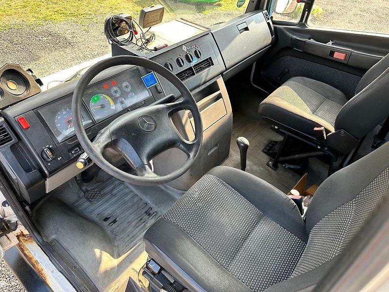 Mercedes-Benz 816D Odtahový speciál - fotka 4 z 15