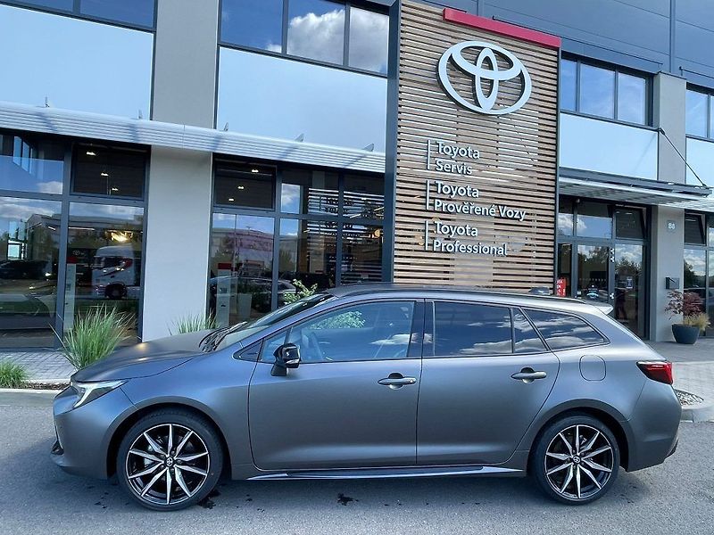 Toyota Corolla 2.0 Hybrid automat GR SPORT - fotka 4 z 29