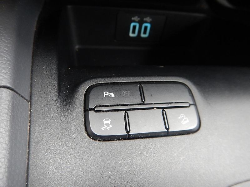 Ford Ranger 2.2 TDCi LIMITED 4x4 AUTOMAT - fotka 26 z 36