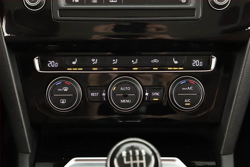 Volkswagen Passat (2015) Highline 2.0 TDI, Tempomat - fotka 11 z 20