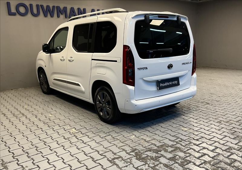 Toyota ProAce City Verso 1,5 D 8AT FAMILY L1 - fotka 15 z 16