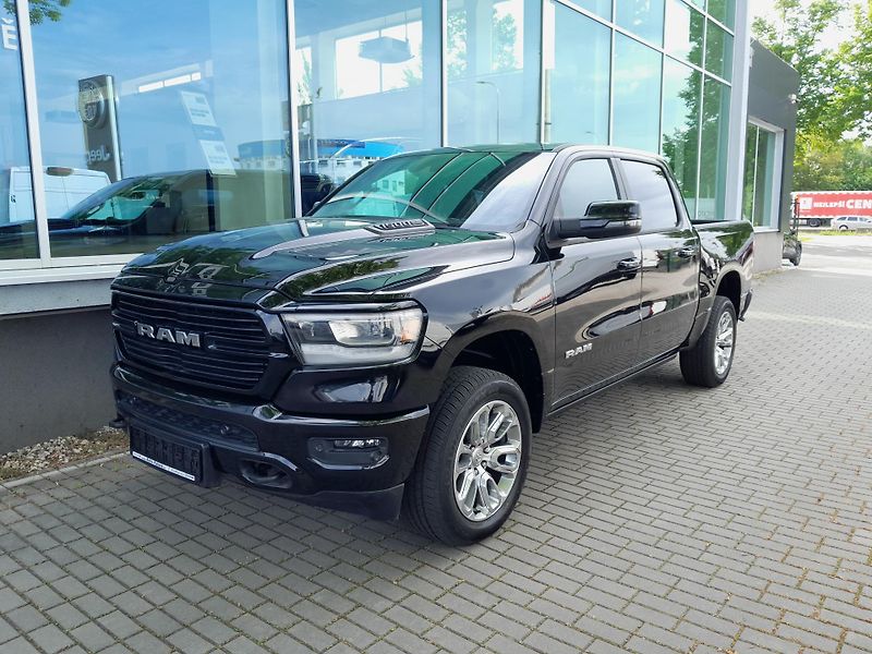 Dodge RAM (2024) 1500, 5.7 V8  Laramie - fotka 2 z 43