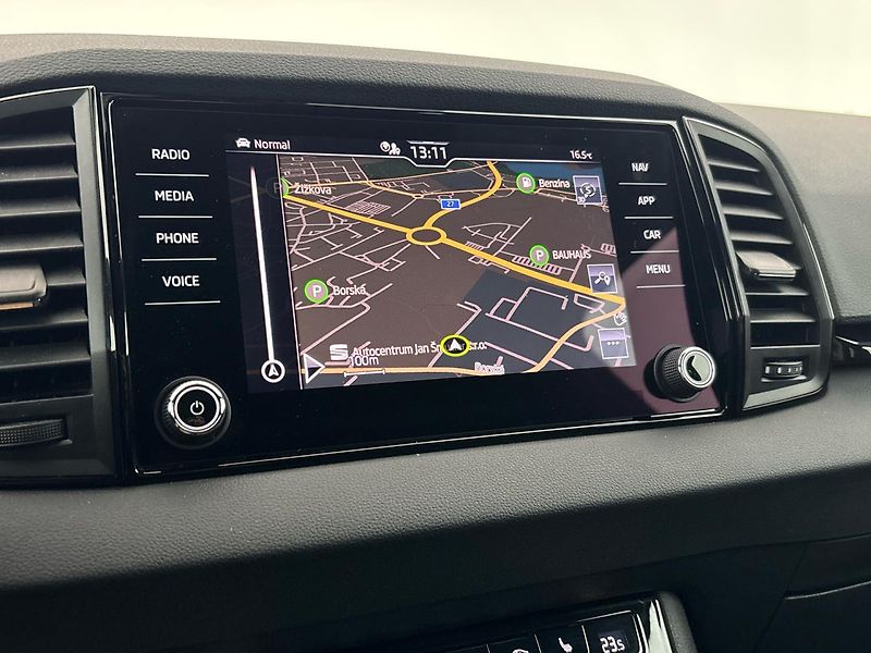 Škoda Karoq DSG Sportline - fotka 25 z 31