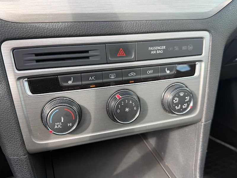 Volkswagen Golf Sportsvan 1.4 TSI 92kW Comfortline Panor - fotka 18 z 20