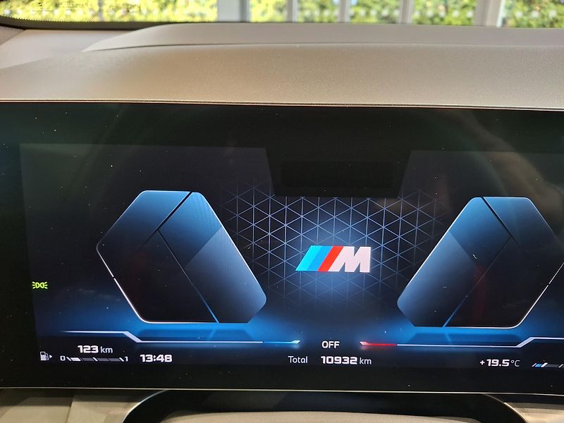 BMW X3 M50 xDrive - fotka 12 z 42
