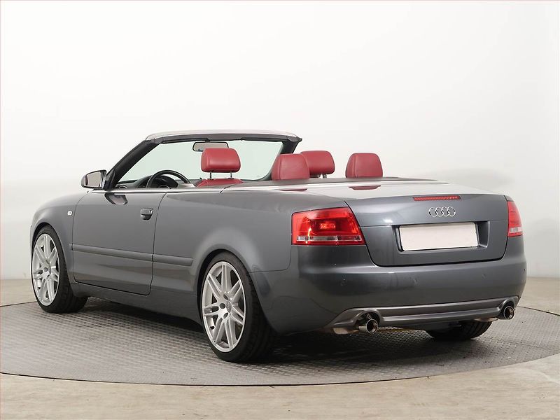 Audi A4 (2008) S-Line 1.8 T, Serv.kniha - fotka 4 z 13