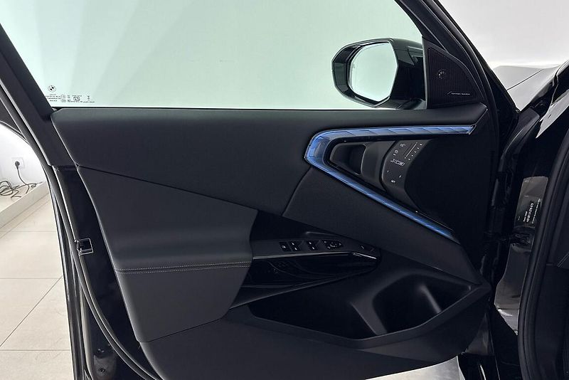 BMW X3 M50 xDrive - fotka 16 z 25