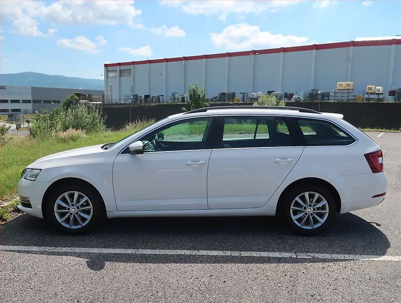 Škoda Octavia (2017) 1.6 TDI, Tempomat - fotka 3 z 16