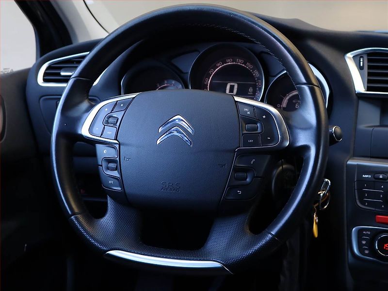 Citroën C4 (2013) Exclusive 1.6 HDi, Serv.kniha - fotka 13 z 15