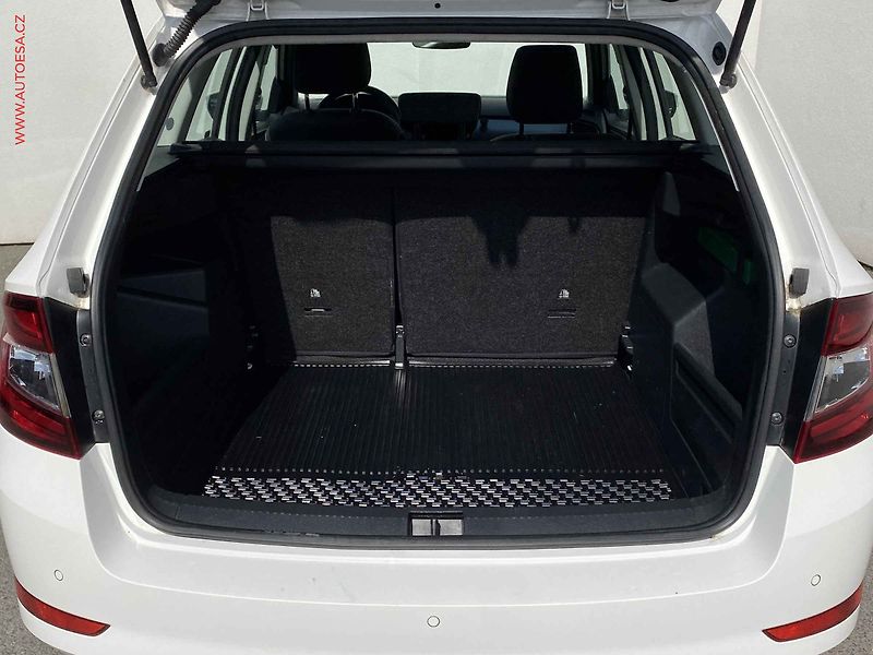 Škoda Fabia (2021) 1.0 TSi, 2.maj,ČR, Style, - fotka 7 z 18