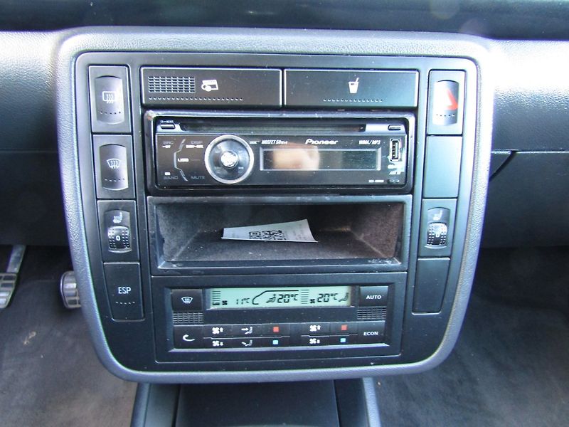 Volkswagen Sharan (2004) 1.9 TDI 85kW 7 SEDADEL - fotka 31 z 35