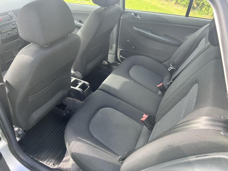 Škoda Fabia 1.4 59KW,TZ,KLIMA,TEMPOMAT,ESP - fotka 14 z 45