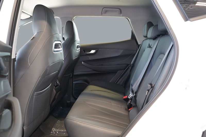 Chery Tiggo 4 HEV (2026) UNIQUE 1.5 IDHE HEV - fotka 19 z 31