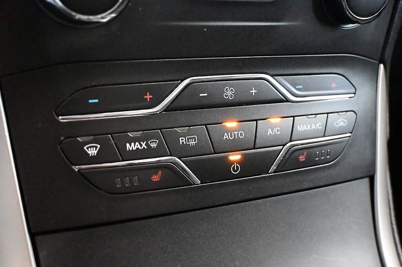 Ford S-MAX (2017) 2.0 BUSINESS Navi 8 Kol POWERS - fotka 18 z 27