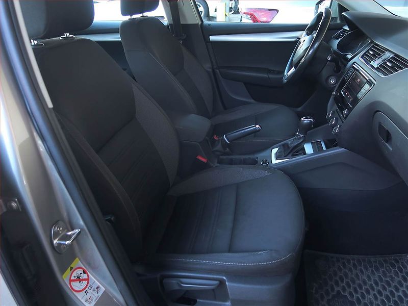 Škoda Octavia (2018) 1.6 TDI, Automat, Tempomat - fotka 9 z 16