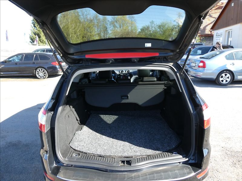 Ford Mondeo 2,2 TDCi NAVI, závěs, TITANIUM - fotka 13 z 39