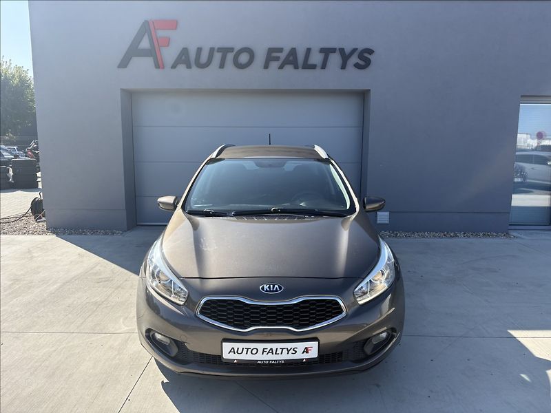 Kia Ceed 1,6 GDi 99 kw ČR 1. maj. servi - fotka 2 z 23