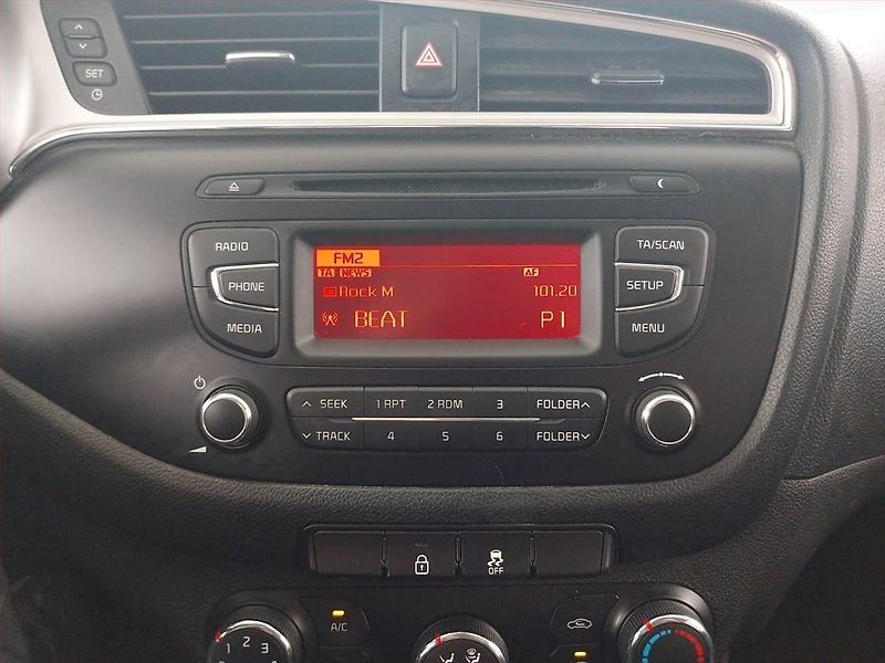Kia Ceed (2017) 1.6 CRDi, Serv.kniha, Tempomat - fotka 13 z 17