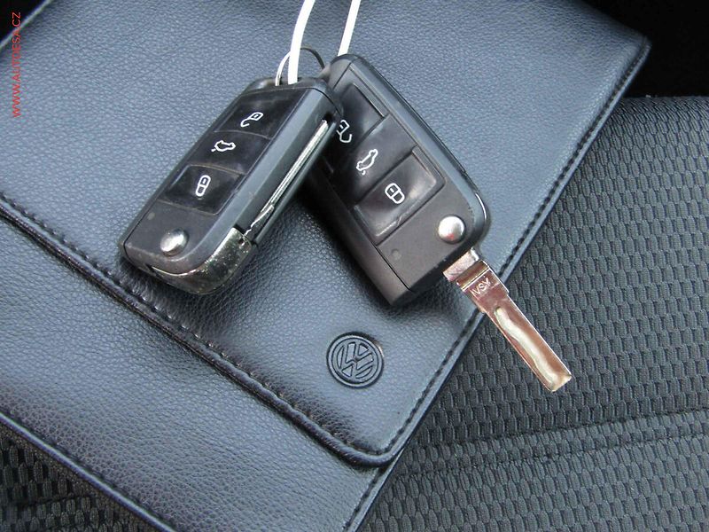 Volkswagen Golf (2014) 1.2 TSi, Comfortline, +kola - fotka 19 z 20