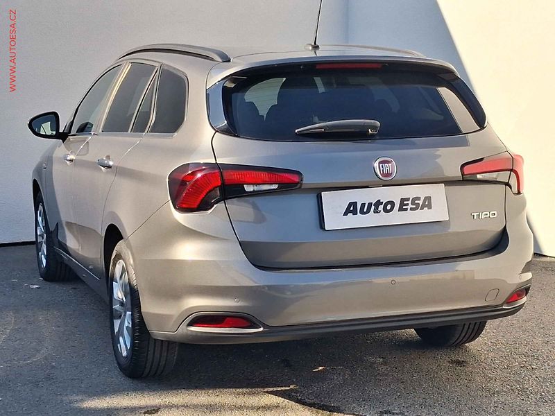 Fiat Tipo (2020) 1.6 MJet, Lounge, kamera - fotka 6 z 20