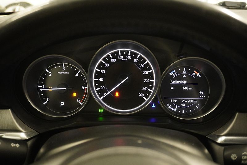 Mazda 6 2.2 SKYACTIV-D PREMIUM AUT. - fotka 17 z 31