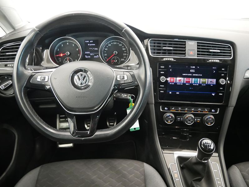 Volkswagen Golf - fotka 17 z 26