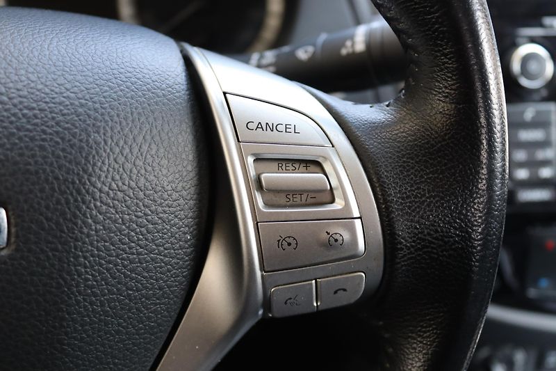 Nissan Navara 2.3dCi 4X4 AT 140kW DPH - fotka 27 z 50