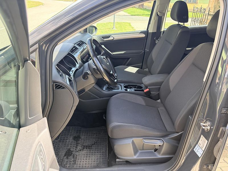 Volkswagen Touran 2.0TDI DSG TAŽNÉ - fotka 7 z 37