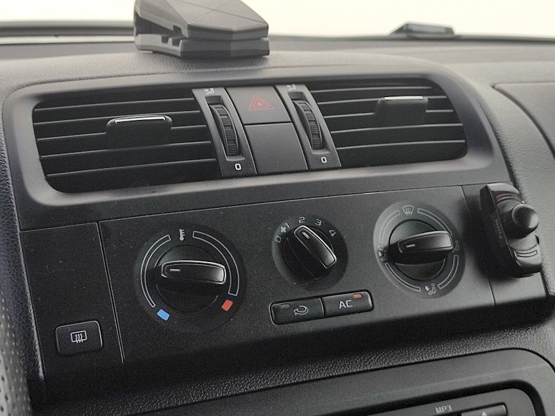 Škoda Fabia (2011) combi Ambiente 1,2 Tsi 63 Kw - fotka 10 z 27