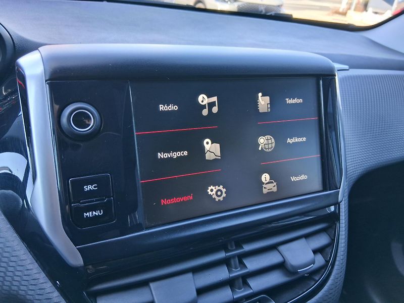 Peugeot 2008 GT LINE 1.2 PureTech 81 kW - fotka 14 z 30