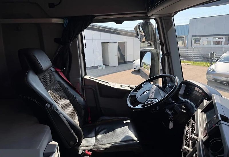 Renault Trucks T (2020) 440 6x2 chlaďák EURO 6 - fotka 14 z 20