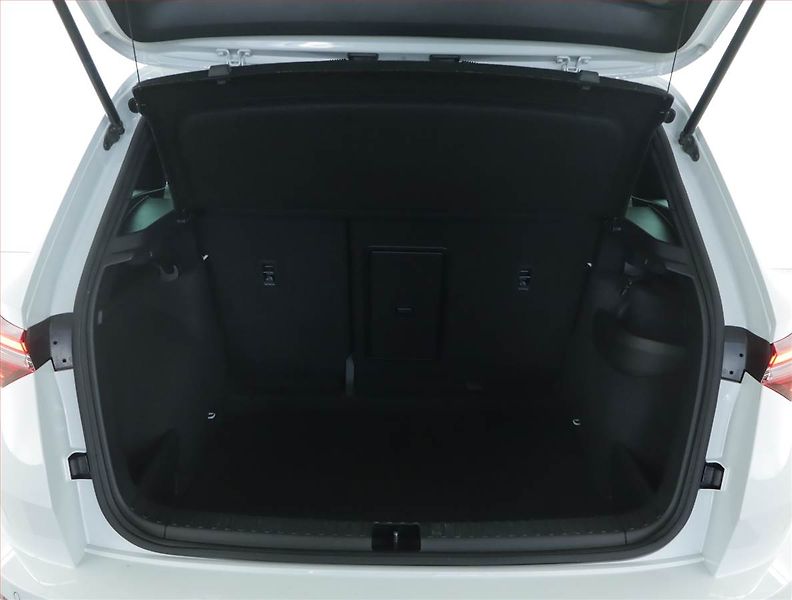 Škoda Karoq (2023) Sportline 1.5 TSI - fotka 14 z 16