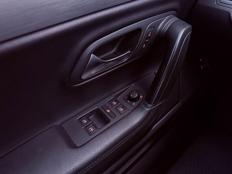 Volkswagen CC 2.0 TDi, ČR - fotka 13 z 29