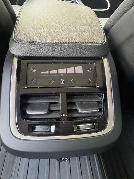 Volvo S90 (2018) D4 AWD, 4X4, Automat - fotka 11 z 13