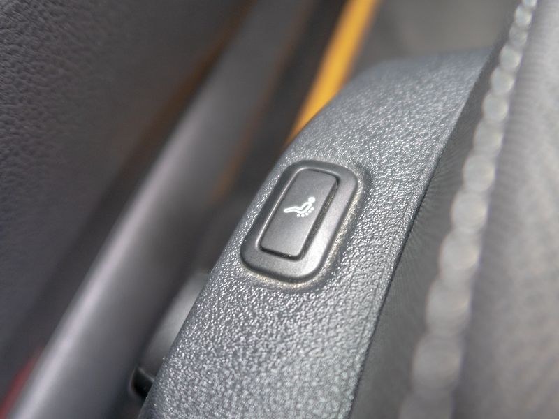 Volkswagen Golf (2018) ČR 1.0TSI 81KW – BARVA - fotka 35 z 52