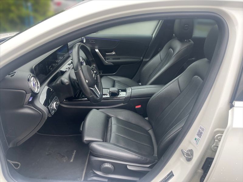 Mercedes-Benz Třídy A 1,3 A180 AT - fotka 7 z 11