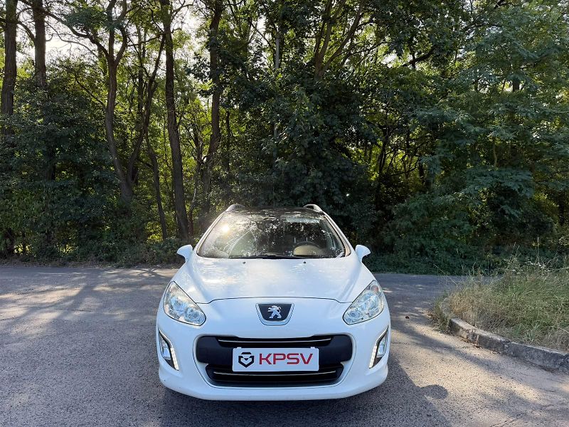 Peugeot 308 (2013) 1.5 / 68 kW - fotka 2 z 17