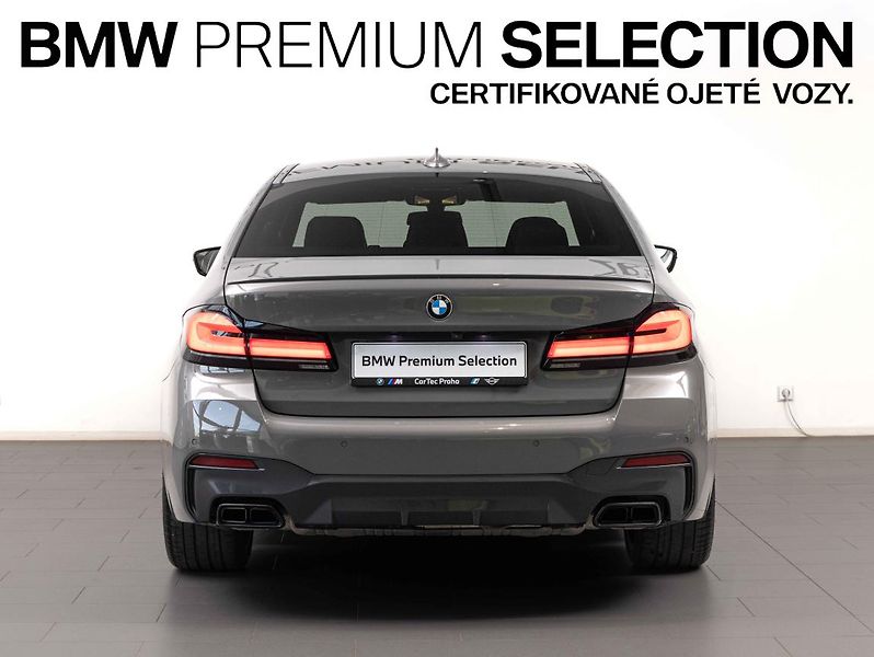 BMW Řada 5 M550i xDrive - fotka 4 z 23