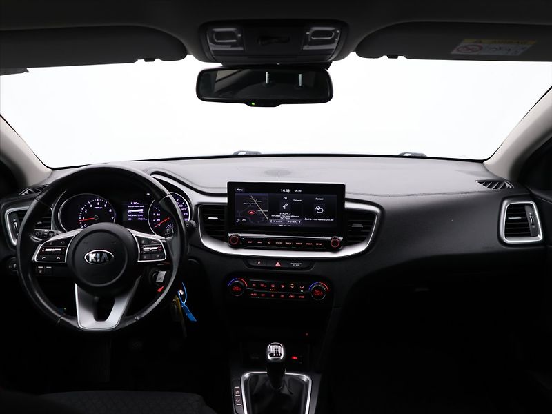Kia Ceed 1,4 T-GDI Fresh CZ - fotka 21 z 28